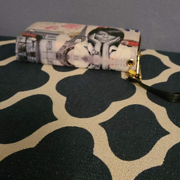 Clutch Wallet - Picture 4 of 4